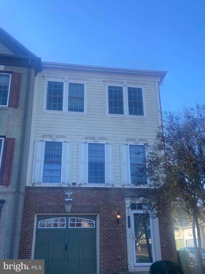 Property Photo: 573 Dandelion Terrace SE VA 20175