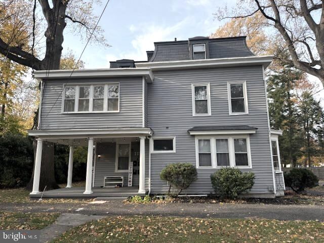 Property Photo:  117 E Walnut Avenue F  NJ 08109 