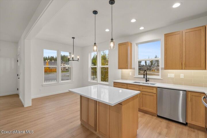 Property Photo: 335 E Grosbeak Ave ID 83835