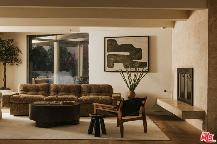 8448 Franklin Ave  Los Angeles CA 90069 photo