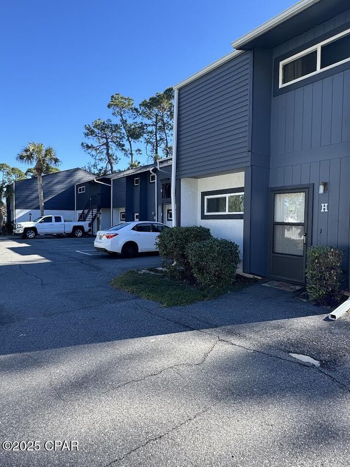 Property Photo:  7125 N Lagoon Drive H  FL 32408 