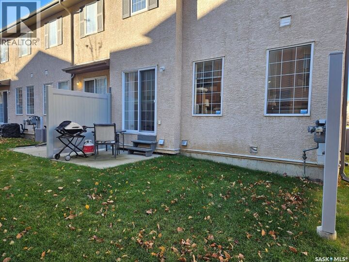 Property Photo:  30 118 Pawlychenko Lane  SK S7V 1J9 