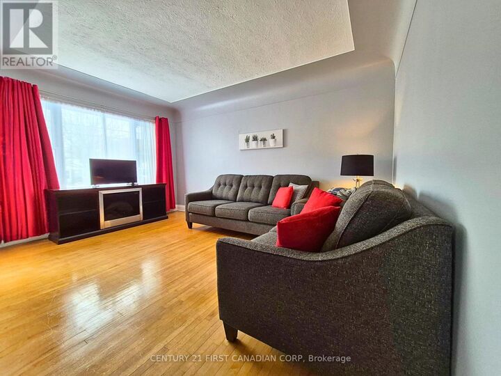 Property Photo: 1727 Parkhurst Avenue ON N5V 2C4