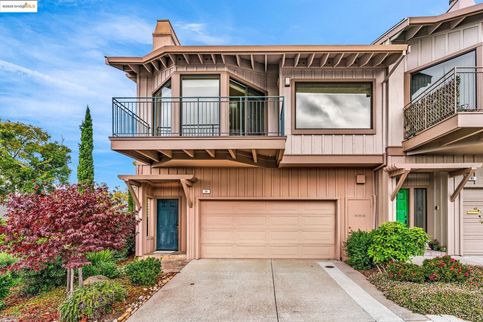 Property Photo:  39 Starview Dr  CA 94618 