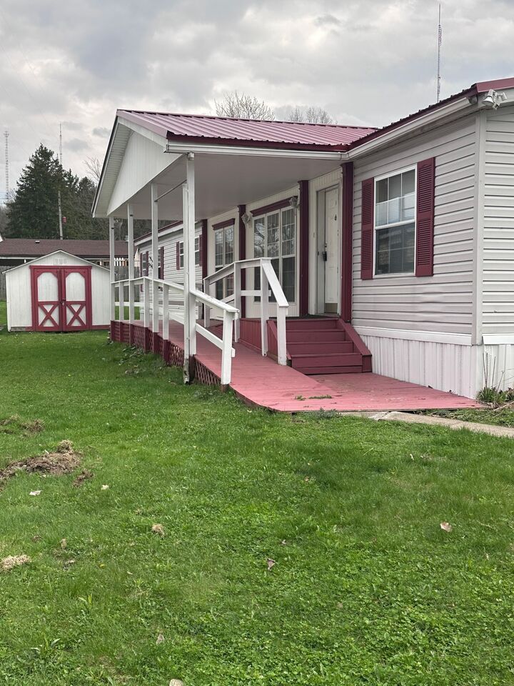 Property Photo: 1731 Edgewood Drive PA 16509