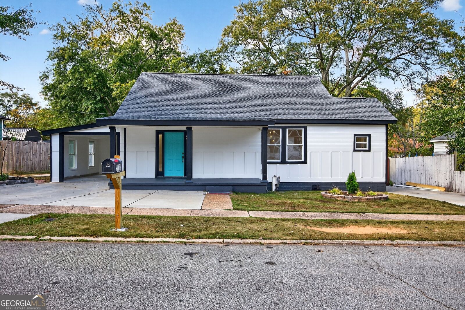 Property Photo:  208 Royal Avenue  GA 30230 