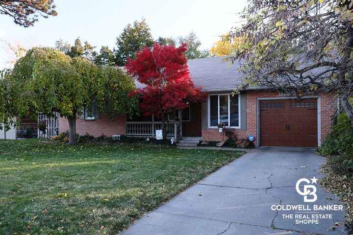 Property Photo:  1106 E Hackberry Street  KS 67846 