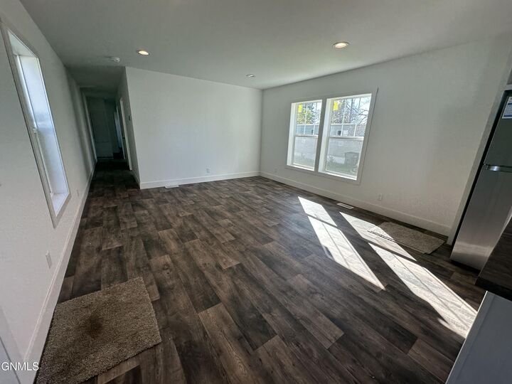 Property Photo:  703 6th Avenue SE C16  ND 58554 