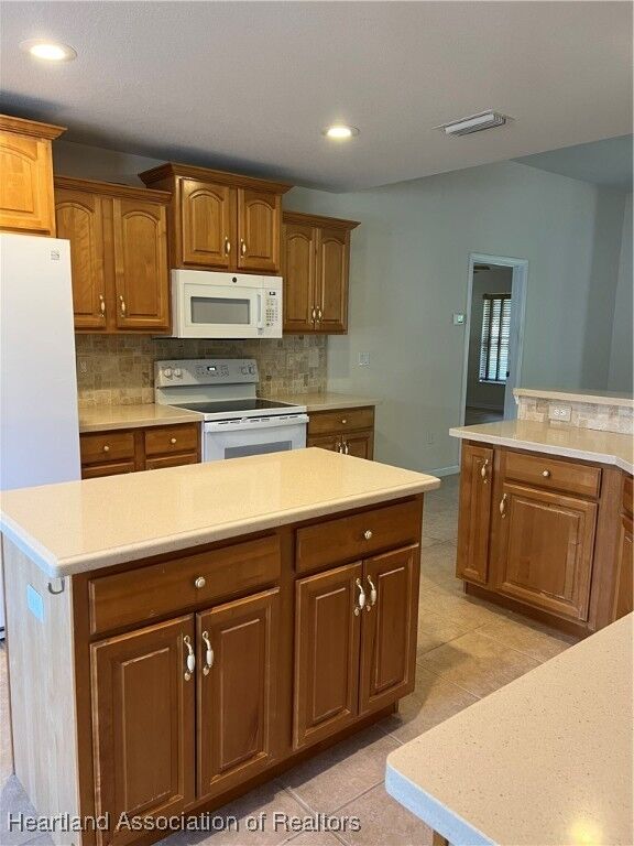 Property Photo: 3002 Oakhill Drive FL 33825