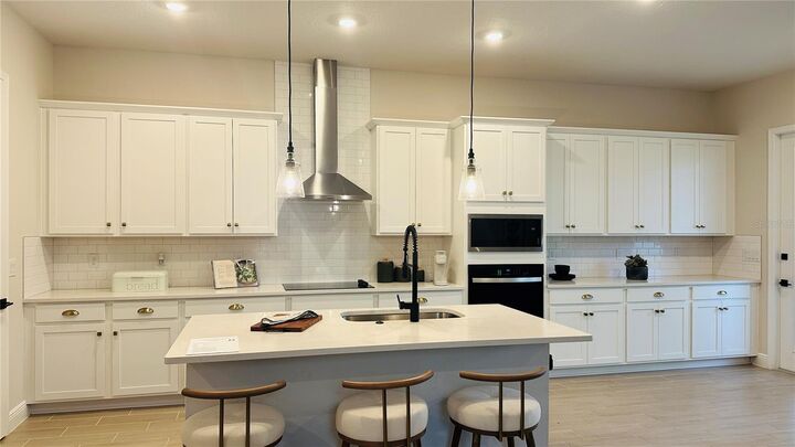 Property Photo:  16450 Hamlin View Street  FL 34787 