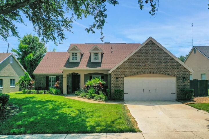 Property Photo: 7820 Rollingridge Court FL 32835