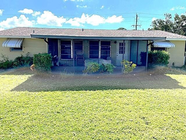 Property Photo: 1040 Jamaica Road FL 34293