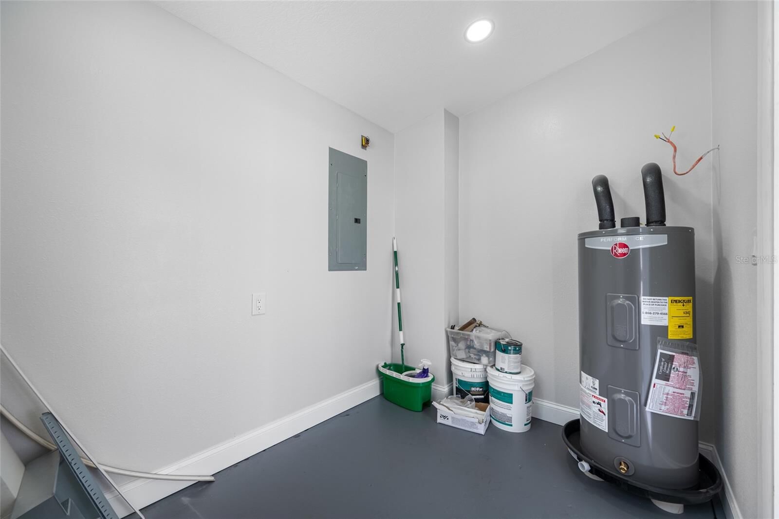 Property Photo:  8946 Dream Way  FL 33773 