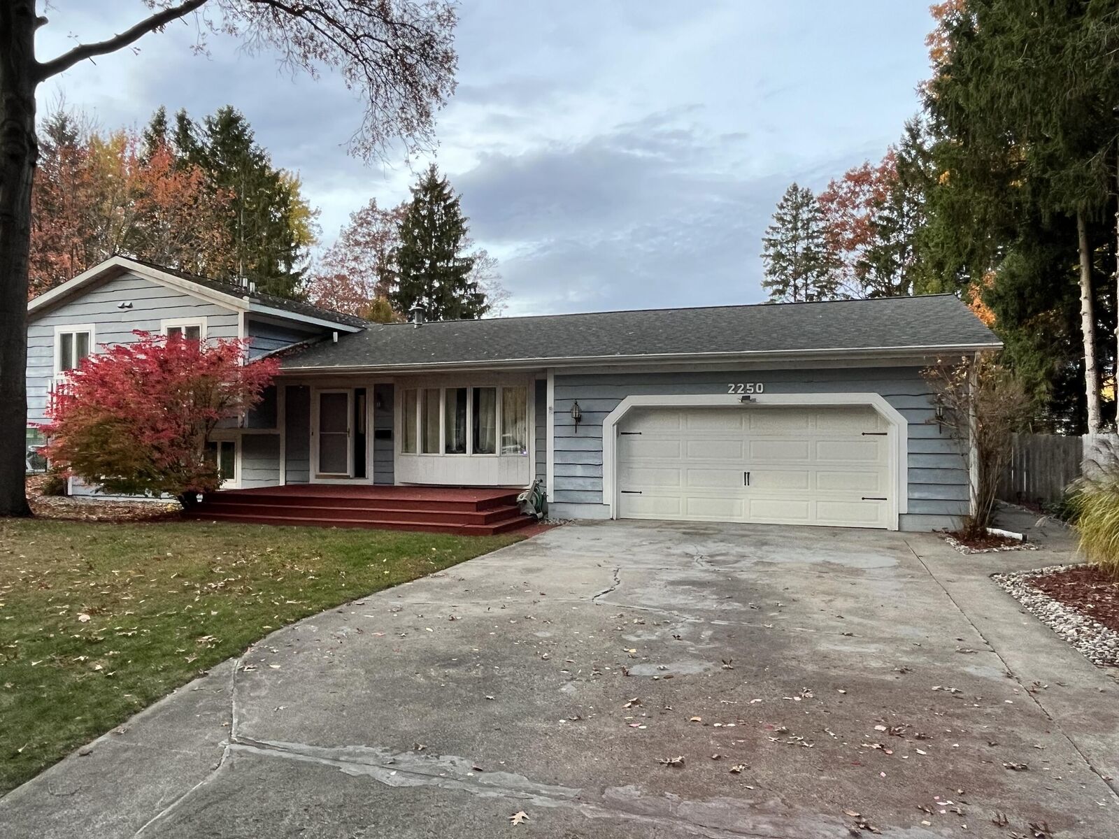Property Photo: 2250 Deanna Street MI 49444
