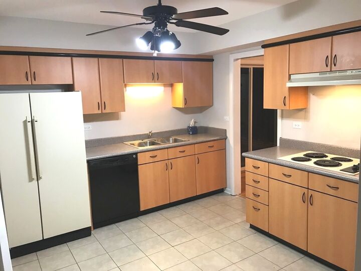 Property Photo: 819 Tomawadee Drive IL 60068