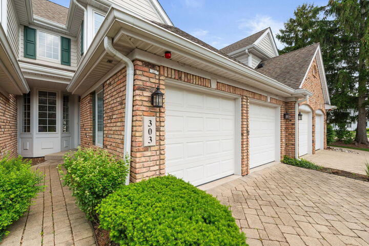 Property Photo:  303 Reserve Circle  IL 60514 