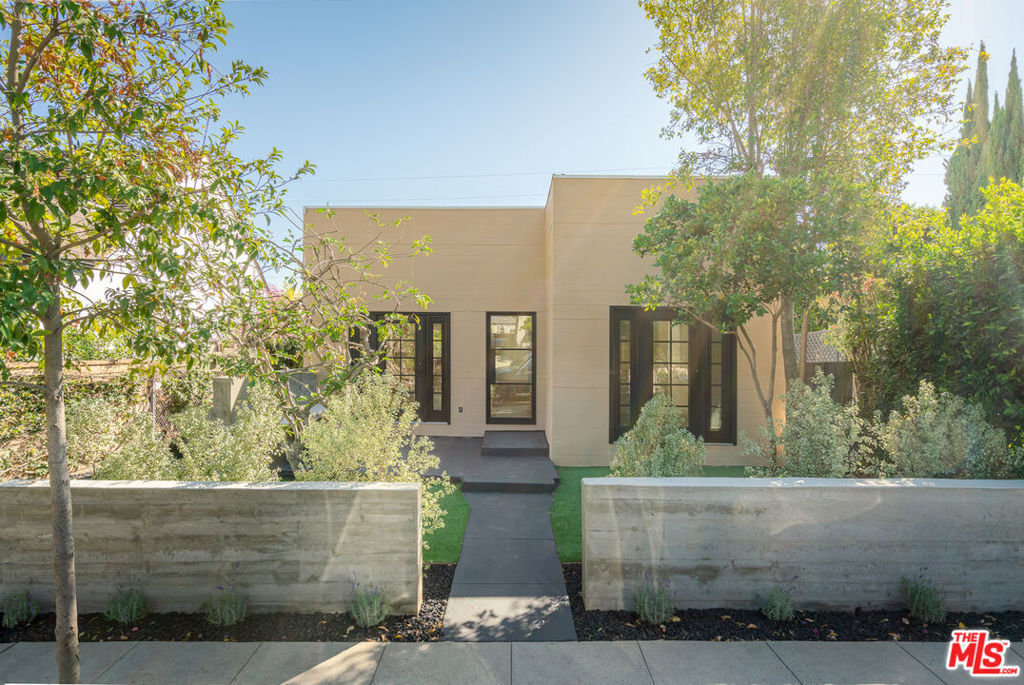 Property Photo:  8956 Dicks Street  CA 90069 