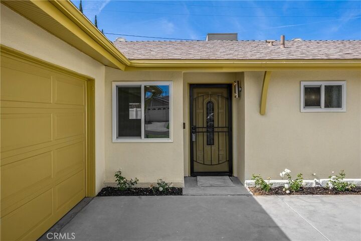 Property Photo:  24830 Lukewood  CA 92553 