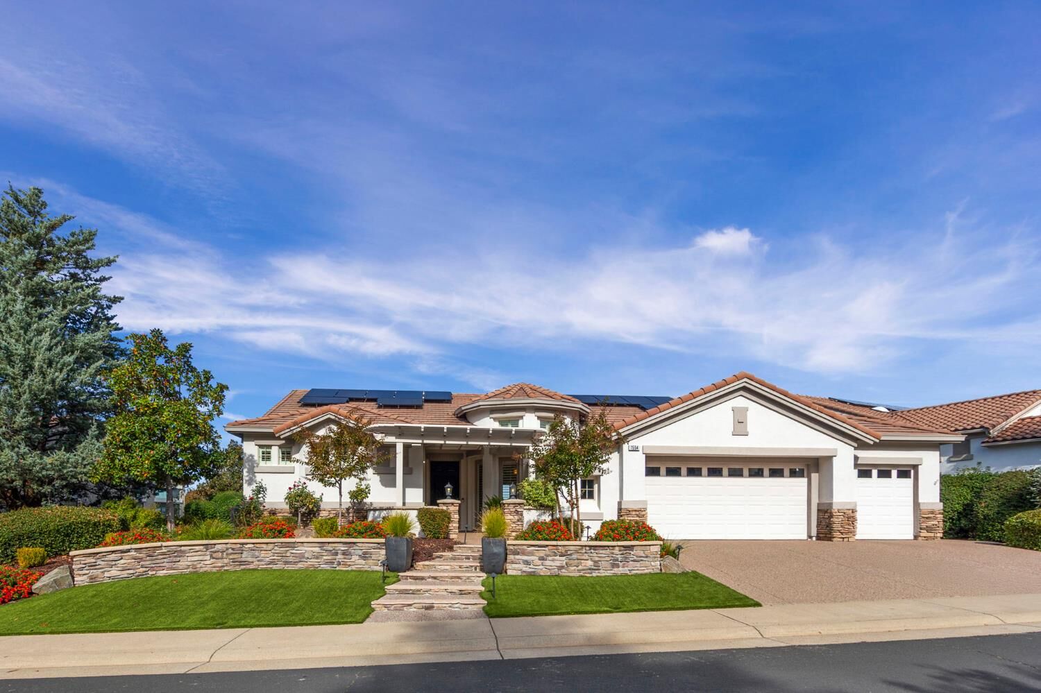 Property Photo:  1554 Summerhill Lane  CA 95648 