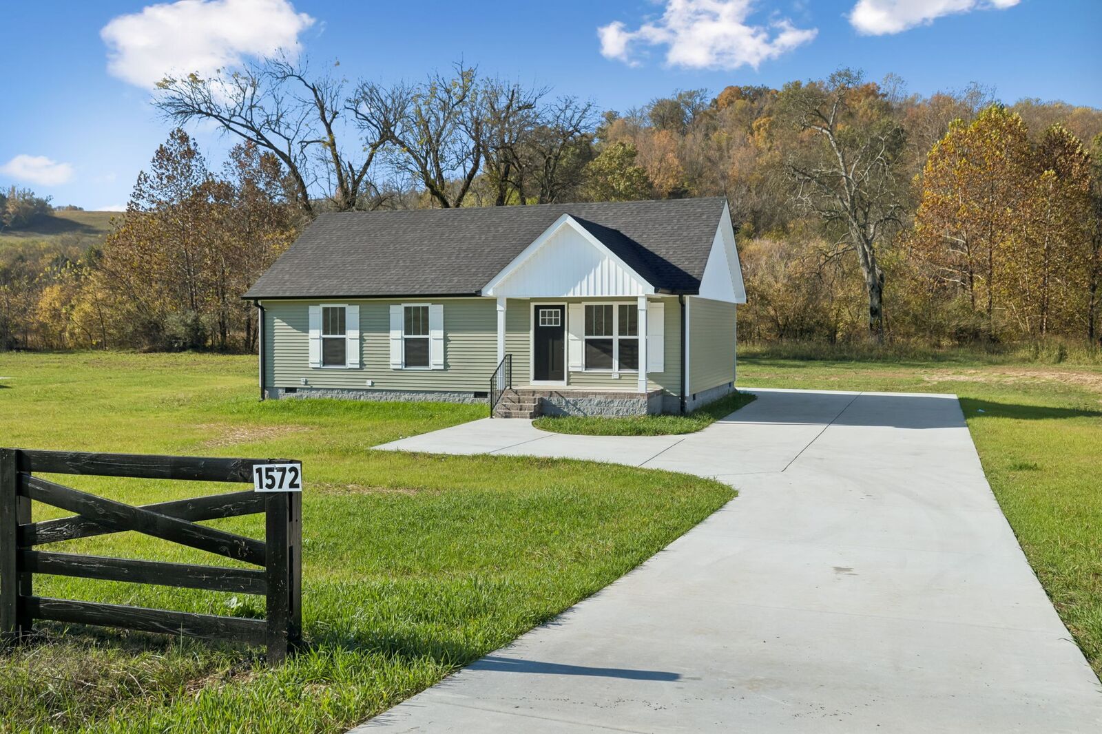 Property Photo: 1572 Big Dry Creek Road TN 38478