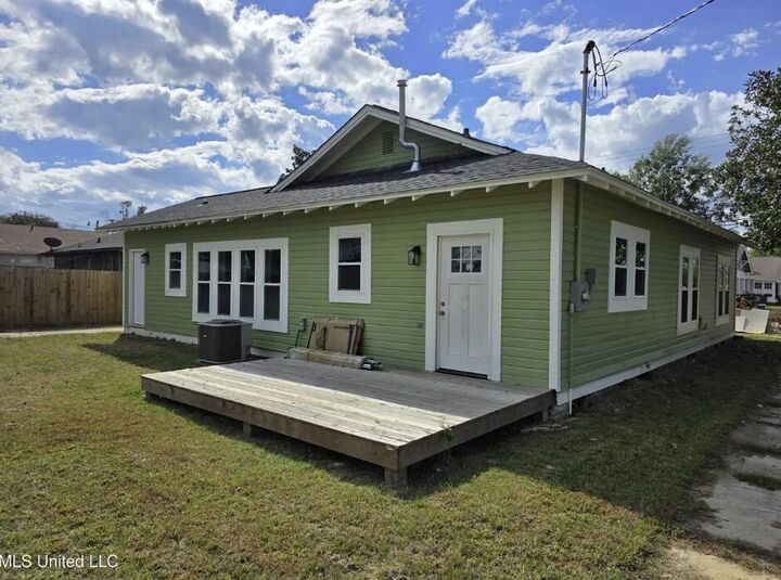 Property Photo: 512 5th Street North MS 38821