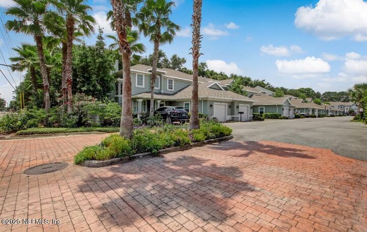 Property Photo:  2169 Hibiscus Court  FL 32034 