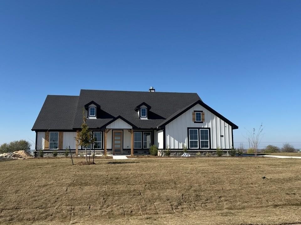 Property Photo:  201 Brandywine Trail  TX 76078 