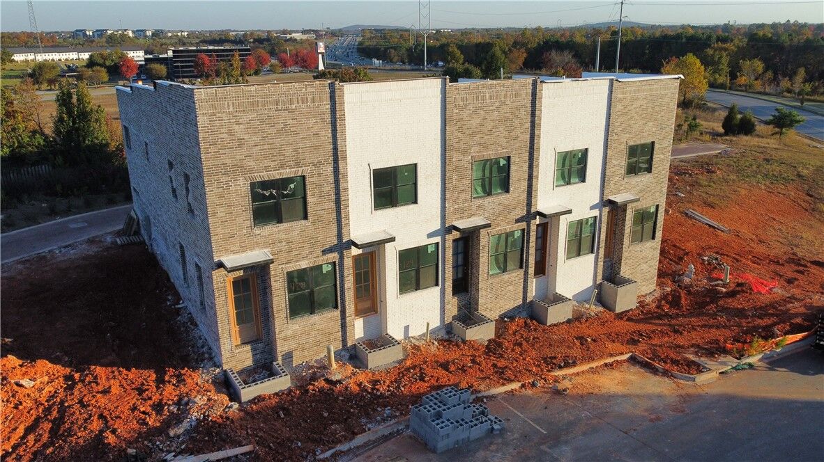 Property Photo: 3100-3108 W Bonnie Lane AR 72758