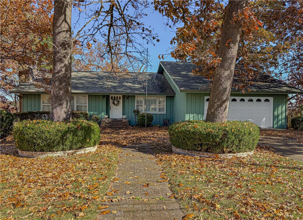 Property Photo: 103 Oak Drive AR 72601