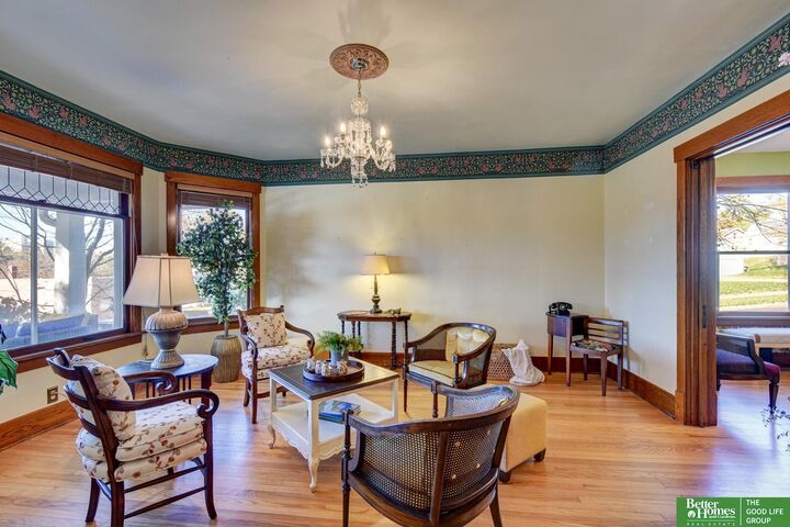 Property Photo:  2301 S 35th Avenue  NE 68105 