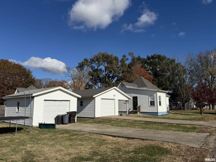 Property Photo:  217 S 9th Street  IL 61427 