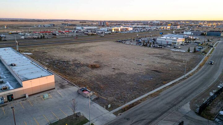 Property Photo: 11902 &Amp 11810 99 Avenue AB T8W 0C7