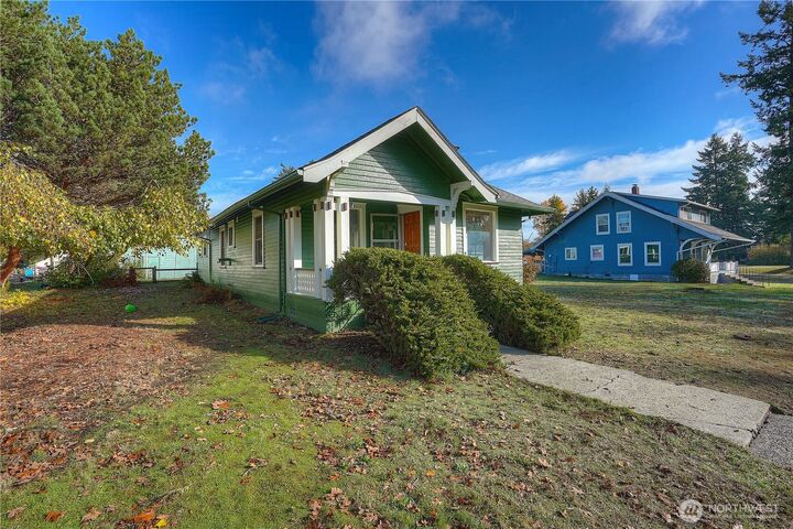 Property Photo: 205 Brandywine Ave WA 98327