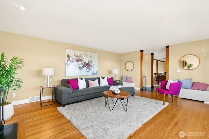 Property Photo:  2631  38th Avenue W  WA 98199 