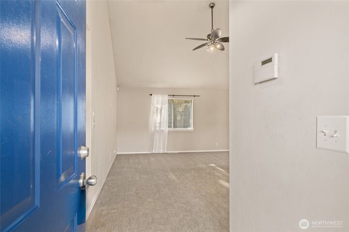 Property Photo: 907 Marian Drive WA 98922