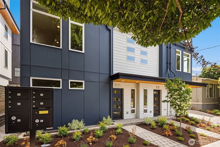 Property Photo: 1613 N 50th Street WA 98103