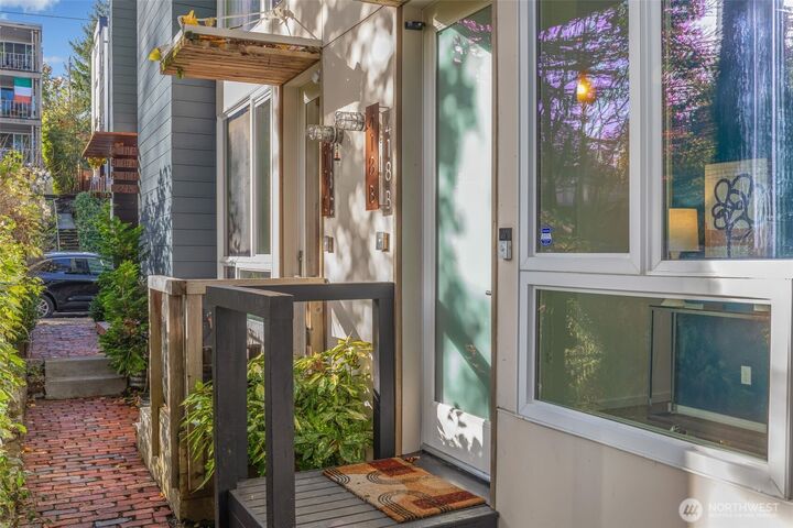 Property Photo: 418 19th Avenue E B WA 98112