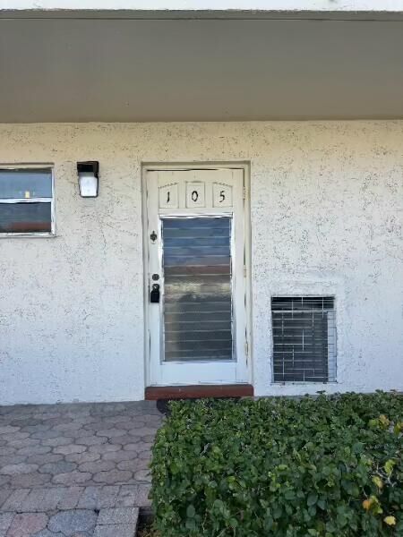Property Photo:  9420 S Hollybrook Lake Drive 105  FL 33025 