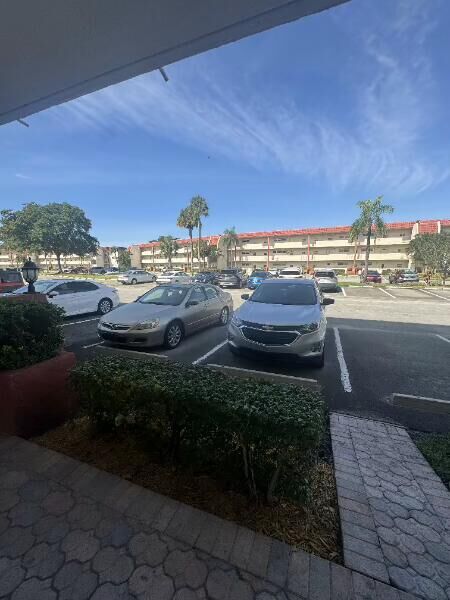 Property Photo: 9420 S Hollybrook Lake Drive 105 FL 33025