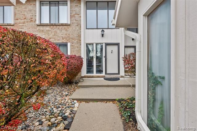 7106 W Bridge Way 169  West Bloomfield Twp MI 48322 photo