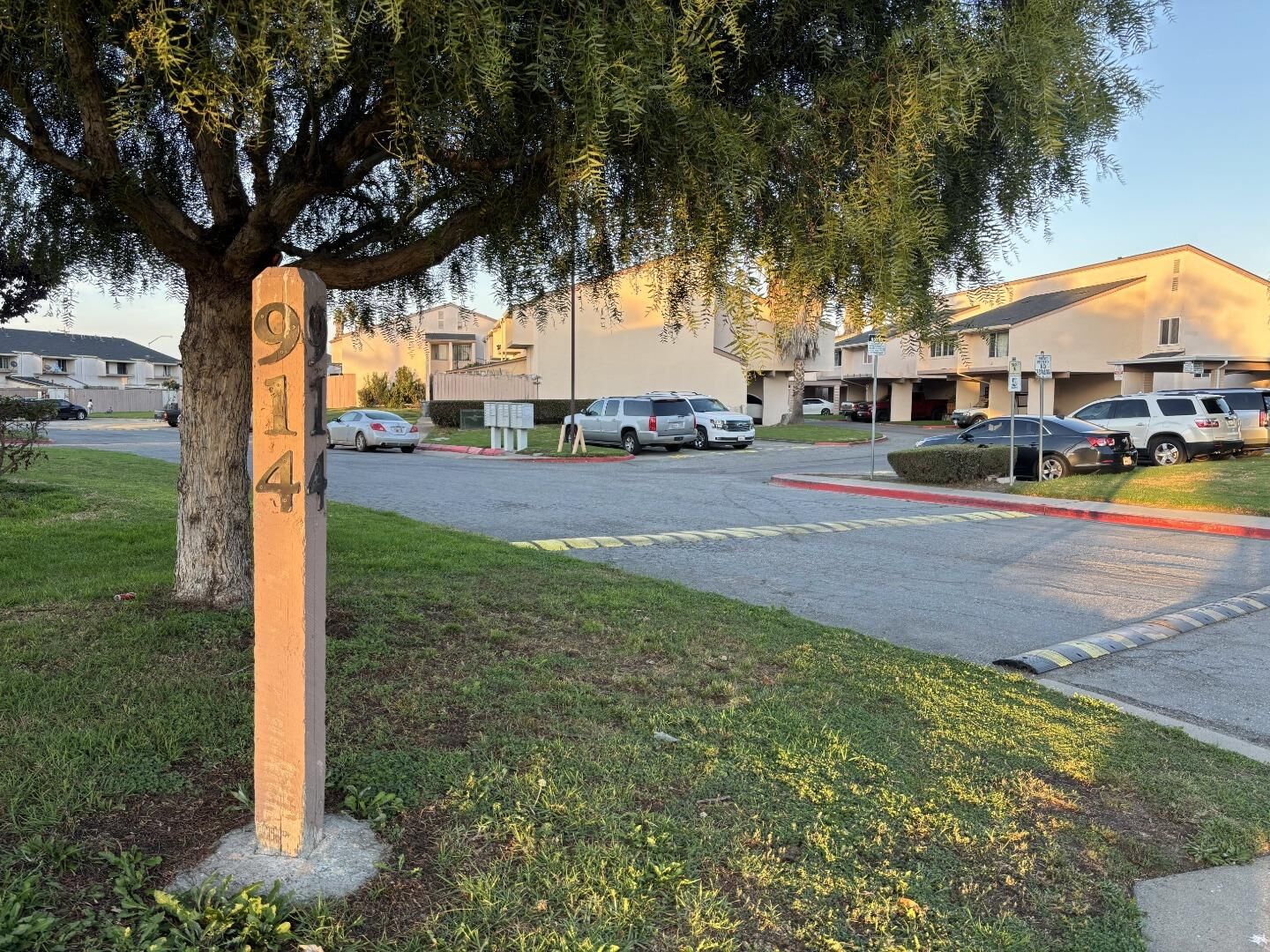 Property Photo:  914 Acosta Plaza 32  CA 93905 