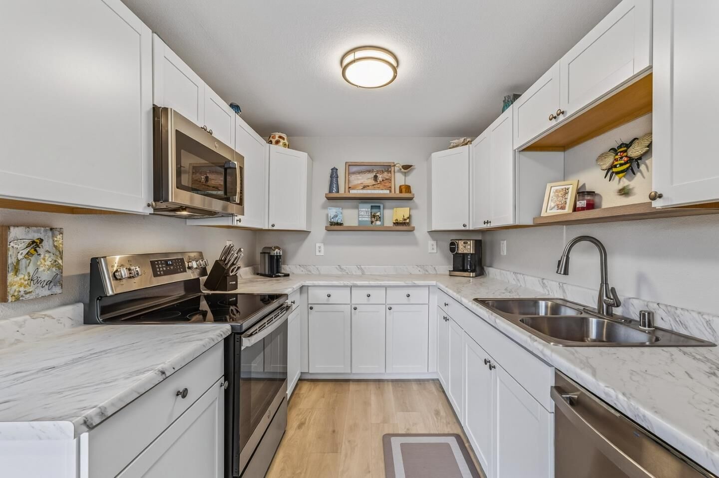 Property Photo:  300 Glenwood Circle 159  CA 93940 