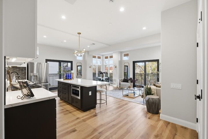 Property Photo: 200 Sheridan Avenue 305 CA 94306