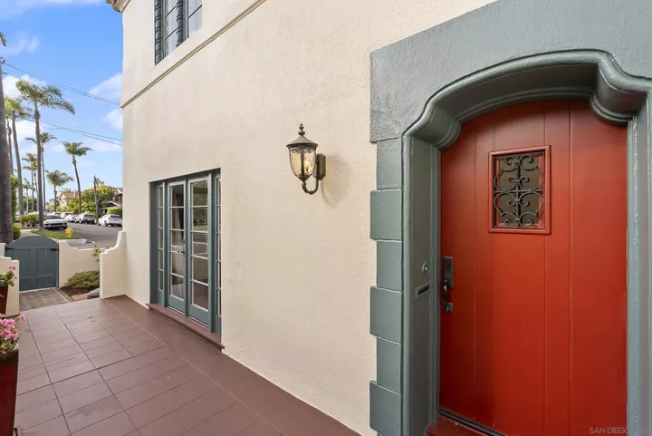 Property Photo:  4399 Hermosa Way  CA 92103 