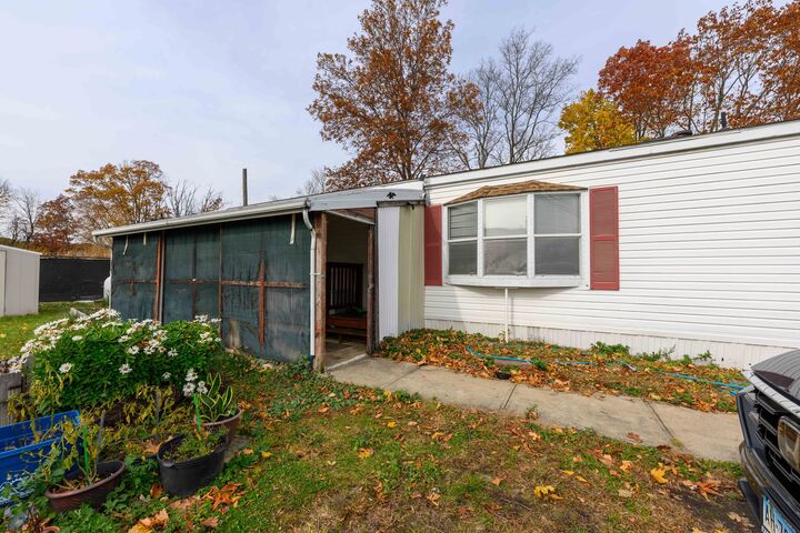 Property Photo:  525 E Main Street Trlr 56  CT 06405 