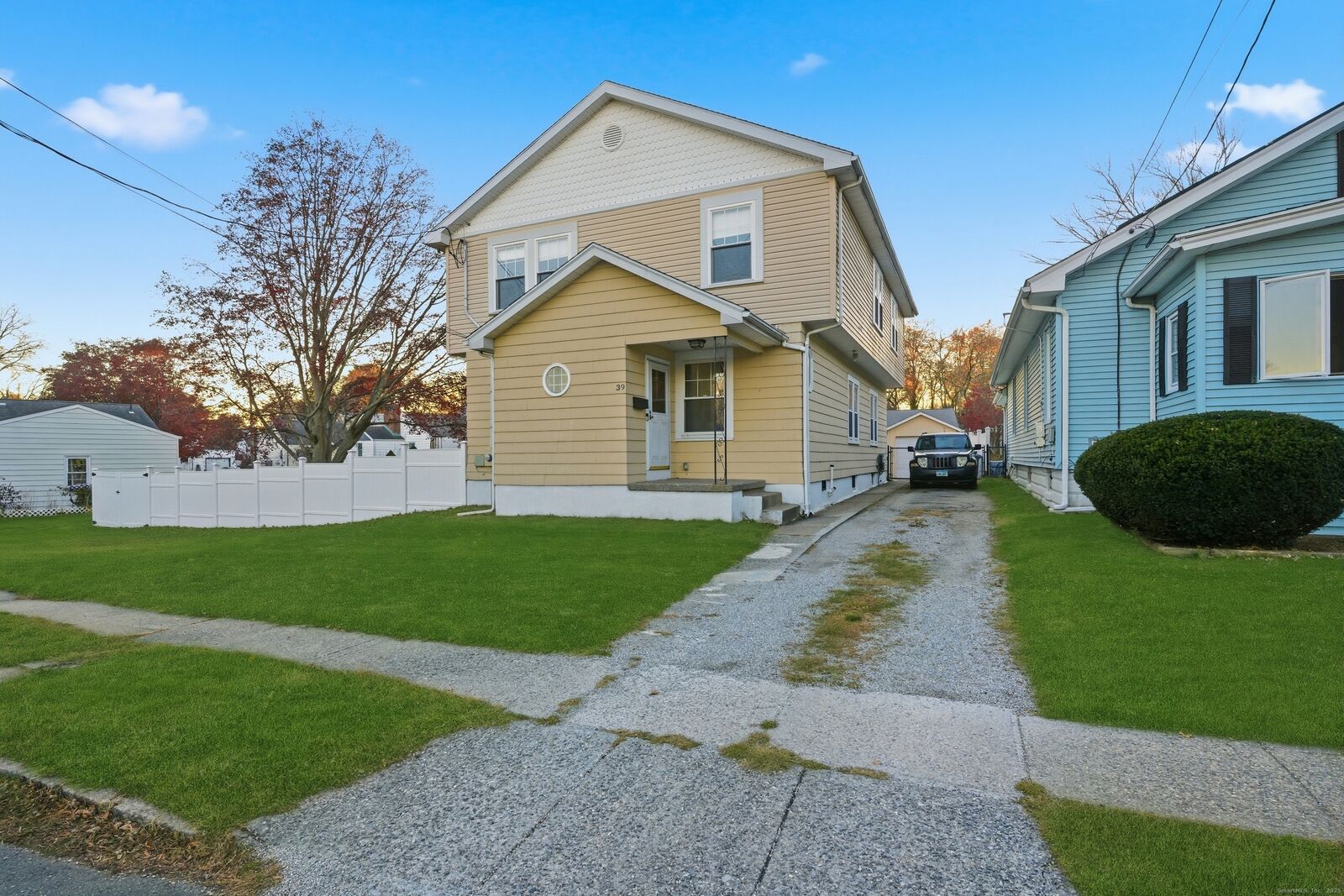 Property Photo:  39 Woodcrest Avenue  CT 06614 