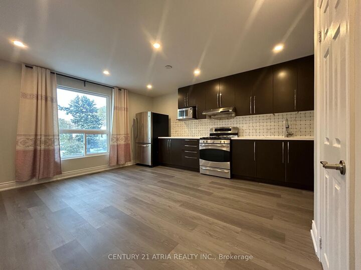 Property Photo:  81 Hollyberry Trail 2nd Floor  ON M2H 2N9 