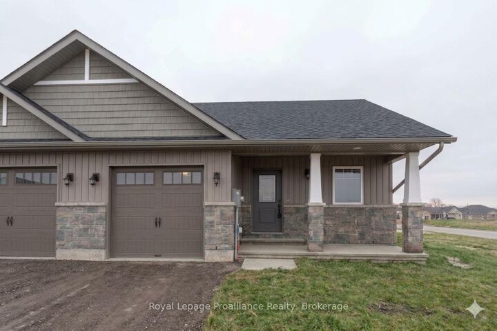 123 Farrington Crescent — photo 1