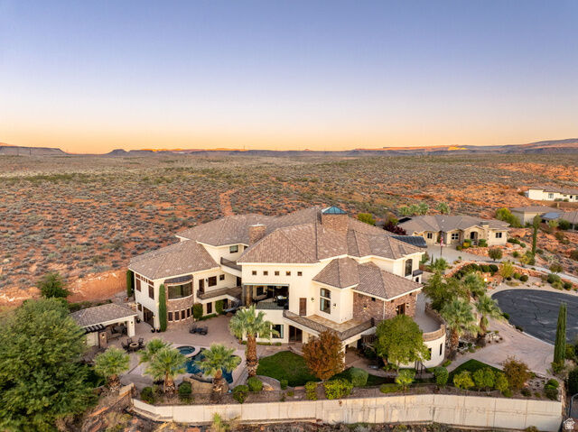 Property Photo: 1445 W Grande Cir UT 84780