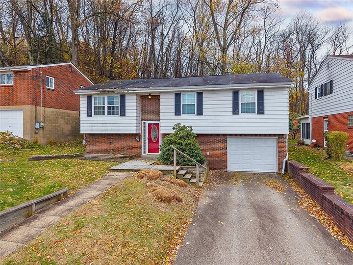 Property Photo: 154 Jeanette Drive PA 15147